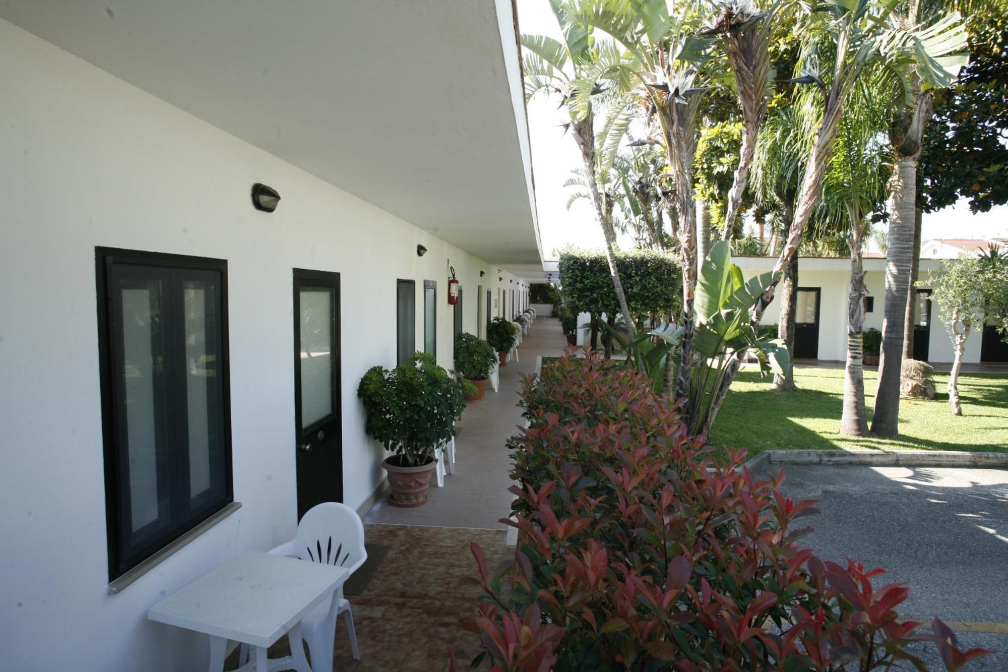 Hotel B&B Marina Capaccio Екстериор снимка
